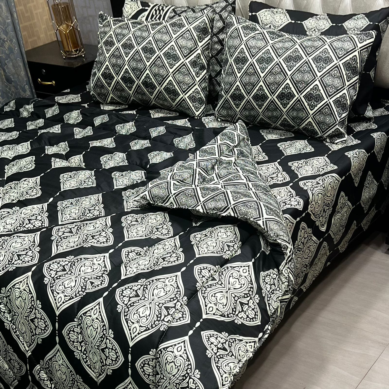 Bedding 