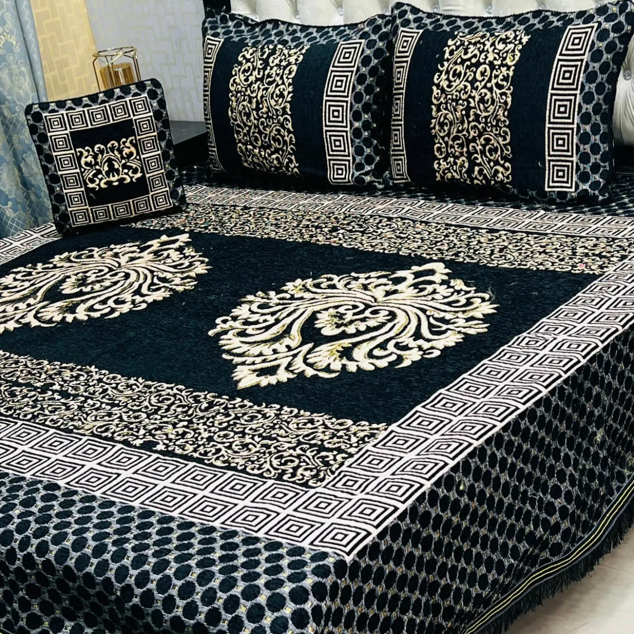 Velvet Jacquard Bedsheet