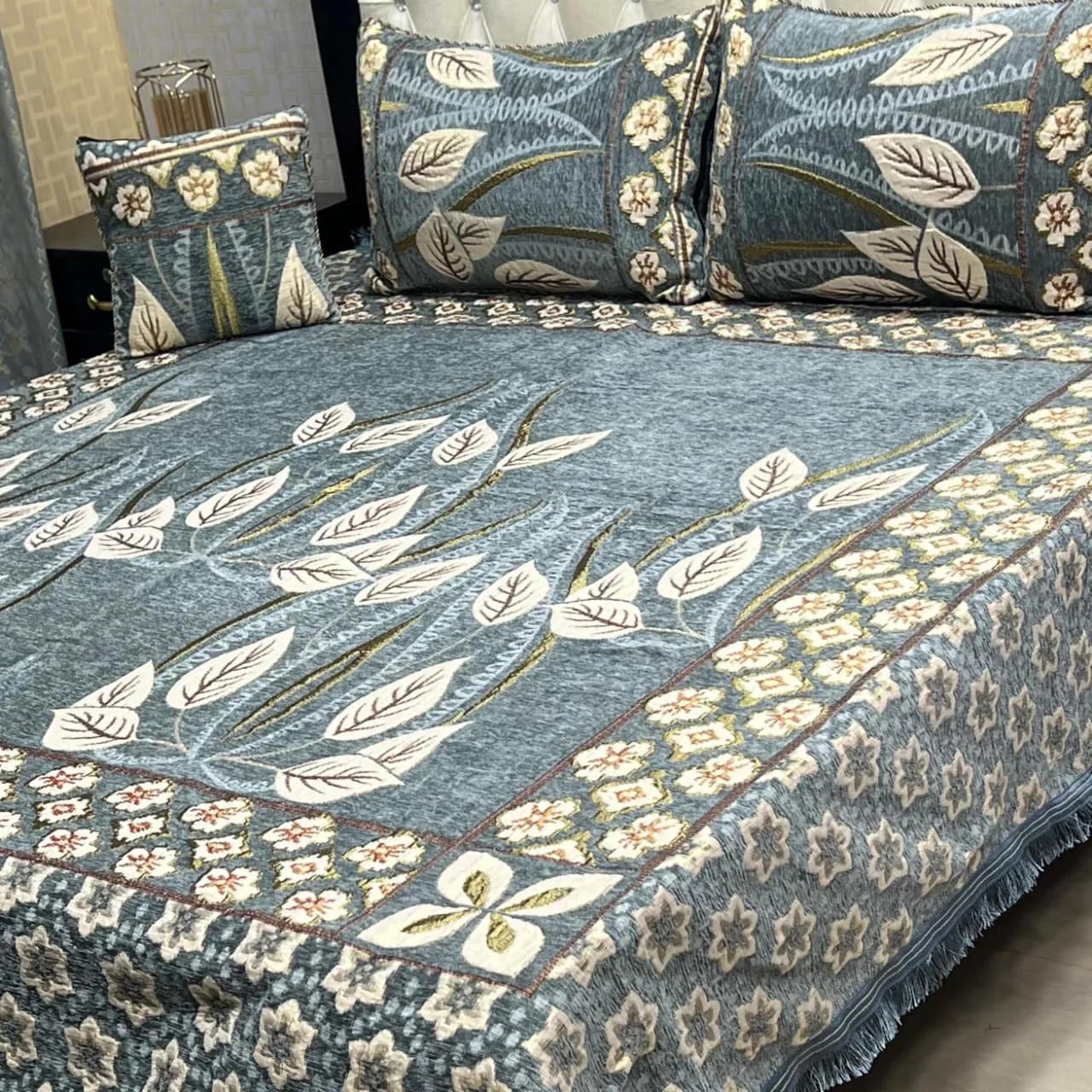 Velvet Jacquard Bedsheet