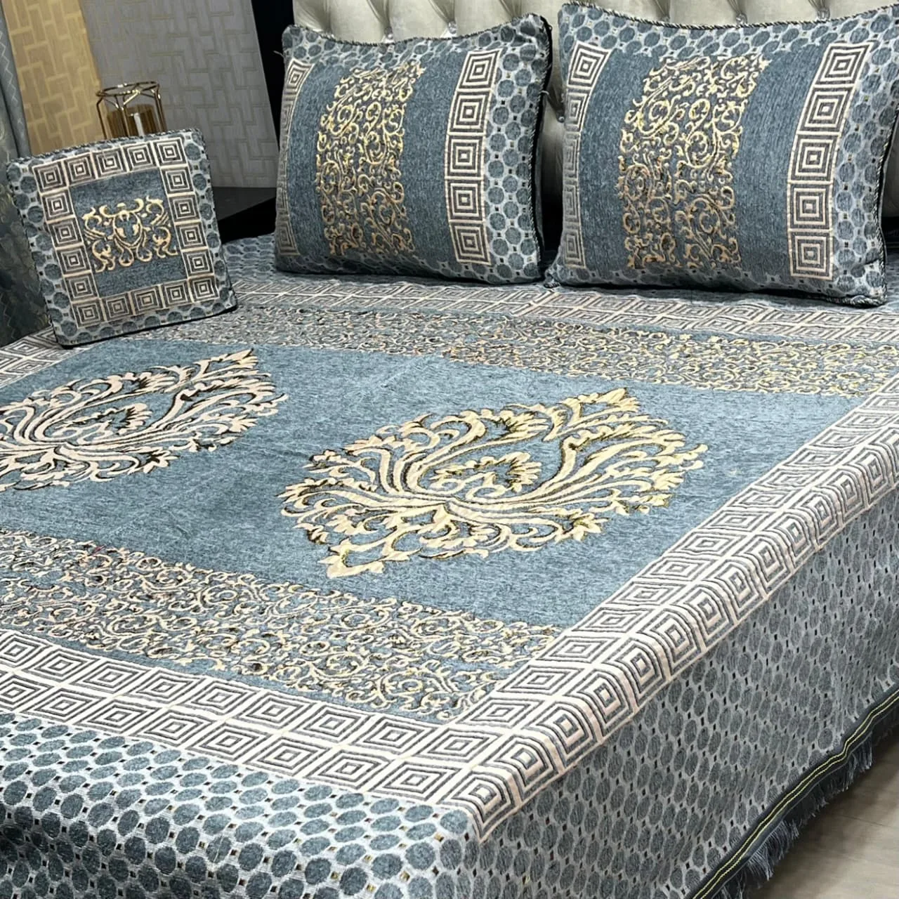 Velvet Jacquard Bedsheet