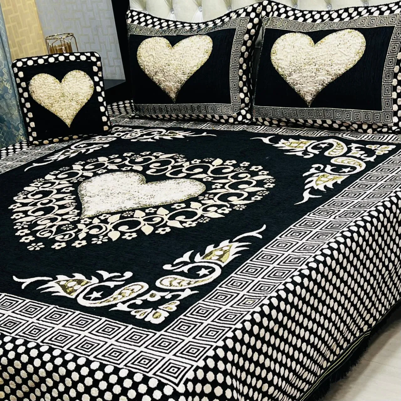 Velvet Jacquard Bedsheet